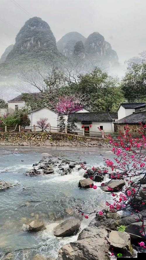 桃花洞口:溪水潺潺,如诗如画